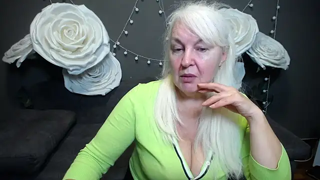 BlondyLeeBest online show from 11/25/25, 07:25