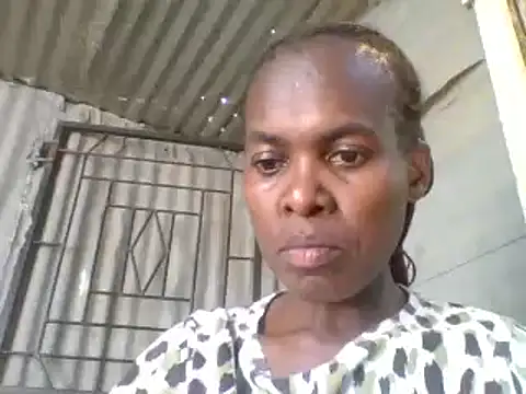 Snapshot of hairybushpussyxx1 chatting on 12/10/24, 11:43 hairybushpussyxx1 online show from 12/10/24, 11:43