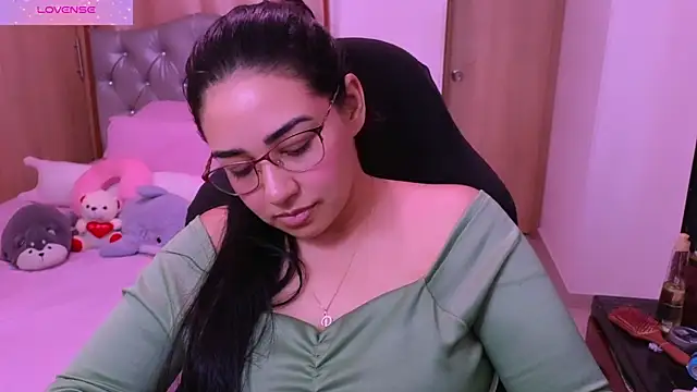 Snapshot of _anastasia chatting on 12/15/25, 08:35 anastasia online show from 12/15/25, 08:35