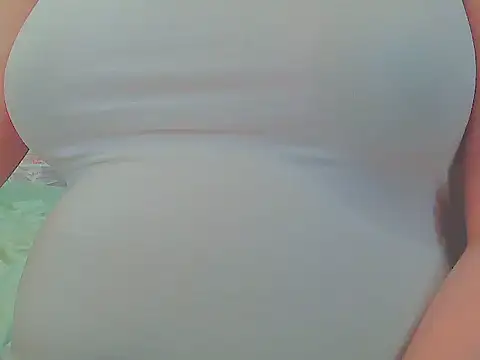 Snapshot of keepmepregnantT chatting on 11/04/25, 11:09 keepmepregnantT online show from 11/04/25, 11:09