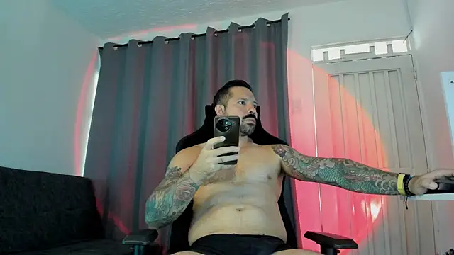 Snapshot of Pierre_Vidal chatting on 11/08/25, 03:01 Pierre Vidal online show from 11/08/25, 03:01