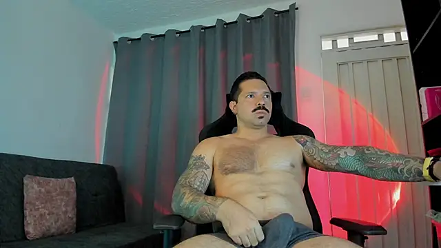 Snapshot of Pierre_Vidal chatting on 11/15/25, 07:43 Pierre Vidal online show from 11/15/25, 07:43