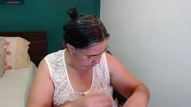 scaelettdubois online show from 07/24/26, 12:19