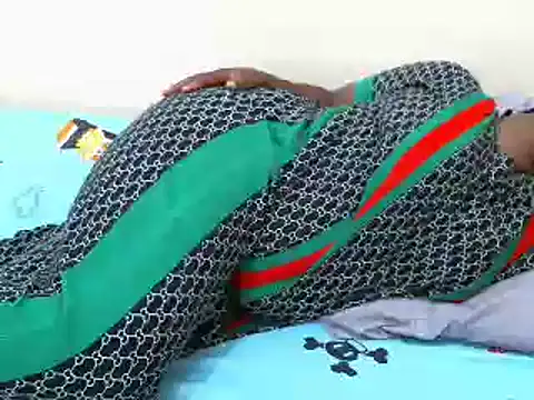 Snapshot of Naughty_Laurah chatting on 03/02/25, 12:32 Naughty Laurah online show from 03/02/25, 12:32