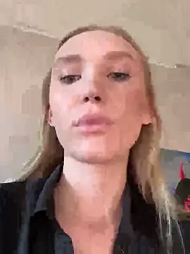 Snapshot of MariaTull chatting on 06/28/26, 04:24 MariaTull online show from 06/28/26, 04:24