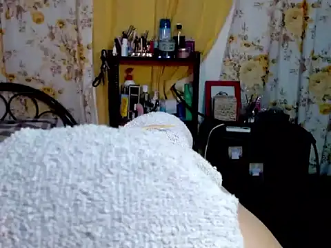 Snapshot of Bigdirtynipples chatting on 10/28/25, 03:25 Bigdirtynipples online show from 10/28/25, 03:25