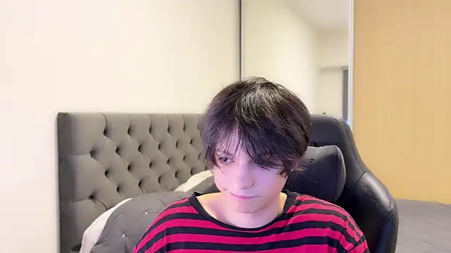 SasukeUhchiaa online show from 12/18/24, 12:10