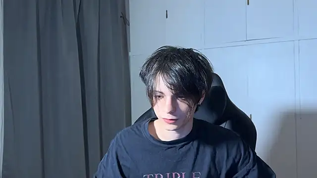 Snapshot of SasukeUhchiaa chatting on 02/03/26, 11:32 SasukeUhchiaa online show from 02/03/26, 11:32