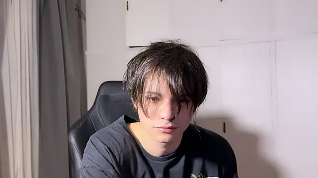 Snapshot of SasukeUhchiaa chatting on 02/12/26, 02:17 SasukeUhchiaa online show from 02/12/26, 02:17