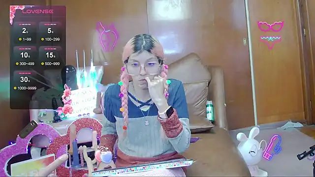 Skinygirl online show from 11/05/25, 10:10