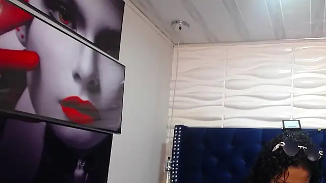 Snapshot of SalmaTits chatting on 04/27/26, 02:48 SalmaTits online show from 04/27/26, 02:48