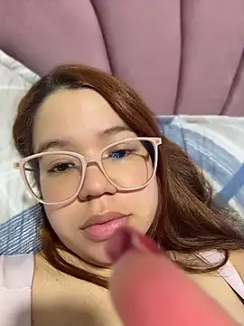 Lucyklein2022 online show from 04/26/26, 02:37