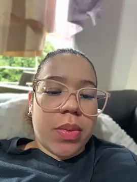 Lucyklein2022 online show from 05/29/26, 03:54