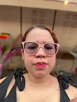 Lucyklein2022 online show from 06/07/26, 04:44
