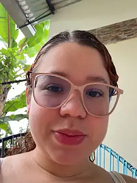 Lucyklein2022 online show from 06/12/26, 03:00
