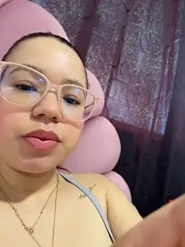 Lucyklein2022 online show from 07/28/26, 04:39