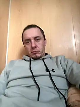 Snapshot of Fenix25f chatting on 11/25/25, 08:14 Fenix25f online show from 11/25/25, 08:14