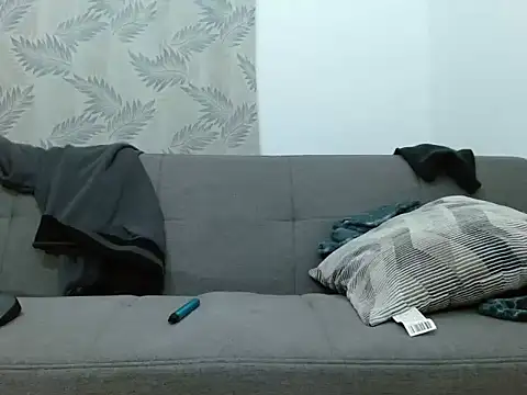 Snapshot of tuyo1995 chatting on 10/02/25, 12:34 tuyo1995 online show from 10/02/25, 12:34