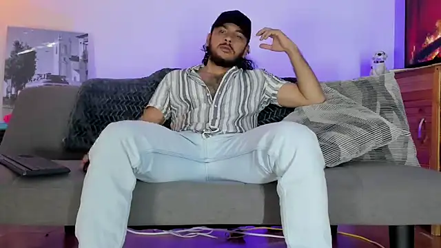 Snapshot of tuyo1995 chatting on 10/12/25, 05:45 tuyo1995 online show from 10/12/25, 05:45