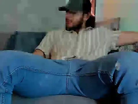 Snapshot of tuyo1995 chatting on 10/25/25, 09:20 tuyo1995 online show from 10/25/25, 09:20