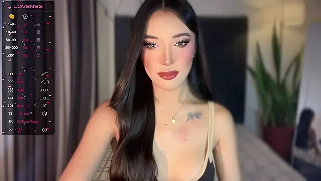 Snapshot of wiggle_nibble chatting on 10/01/25, 01:17 wiggle nibble online show from 10/01/25, 01:17