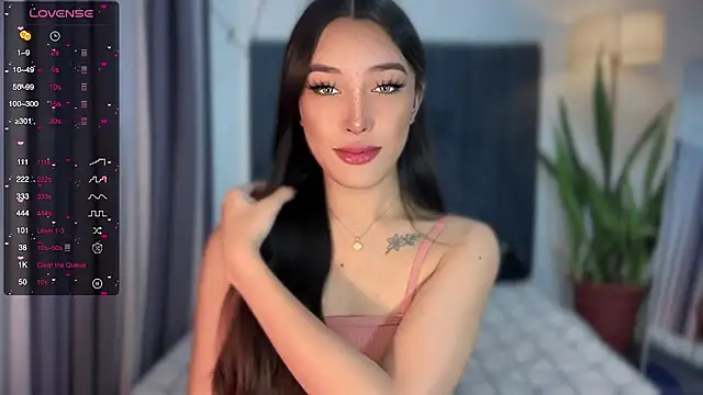 Snapshot of wiggle_nibble chatting on 10/05/25, 02:48 wiggle nibble online show from 10/05/25, 02:48