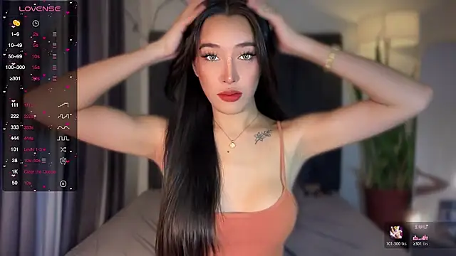 Snapshot of wiggle_nibble chatting on 10/24/25, 08:49 wiggle nibble online show from 10/24/25, 08:49