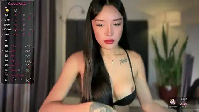 Snapshot of wiggle_nibble chatting on 11/02/25, 02:30 wiggle nibble online show from 11/02/25, 02:30