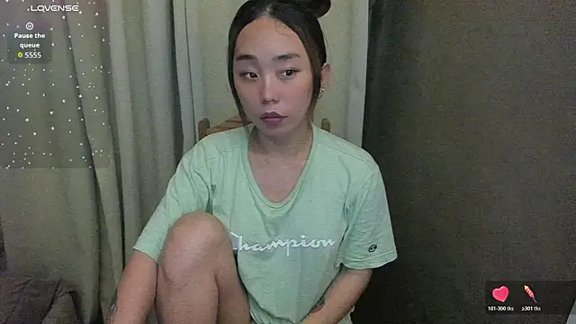 Snapshot of MissAyaCollins chatting on 10/17/25, 06:27 MissAyaCollins online show from 10/17/25, 06:27