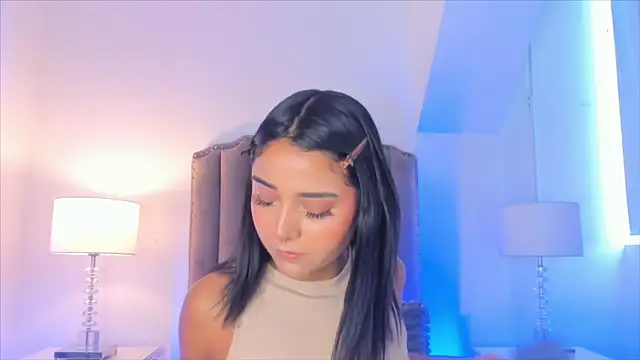Emma Torres   online show from 12/02/24, 11:56