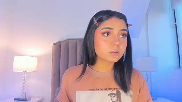 Emma Torres   online show from 12/09/24, 12:08