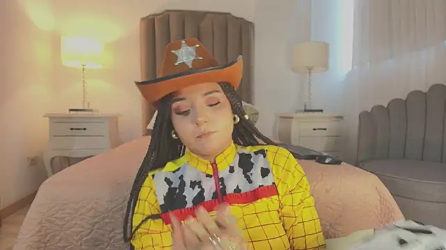 Emma Torres   online show from 11/15/25, 12:23