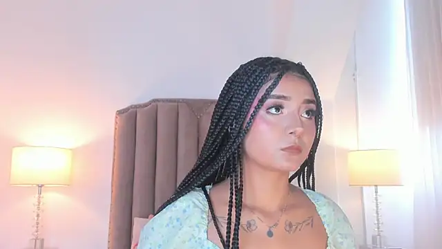 Emma Torres   online show from 06/10/26, 12:37