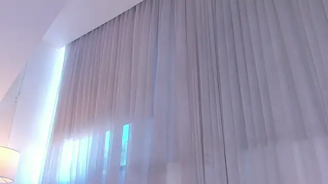 Emma Torres   online show from 07/10/26, 12:41