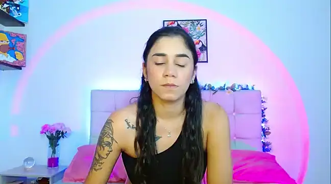 Snapshot of Layla_Rachel chatting on 02/27/25, 12:32 Layla Rachel online show from 02/27/25, 12:32