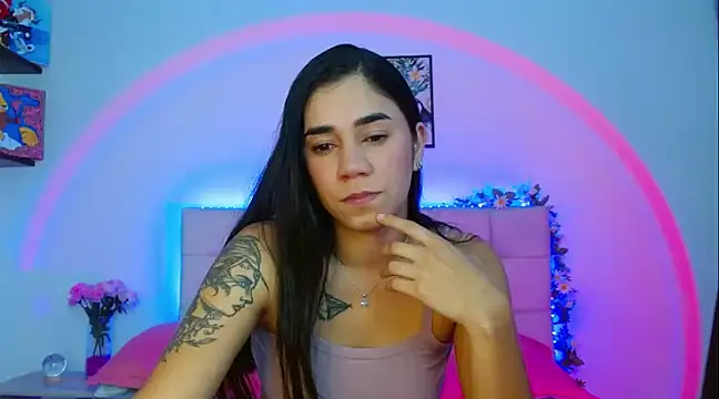 Snapshot of Layla_Rachel chatting on 03/05/25, 01:31 Layla Rachel online show from 03/05/25, 01:31