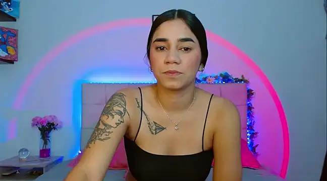 Snapshot of Layla_Rachel chatting on 03/10/25, 02:06 Layla Rachel online show from 03/10/25, 02:06