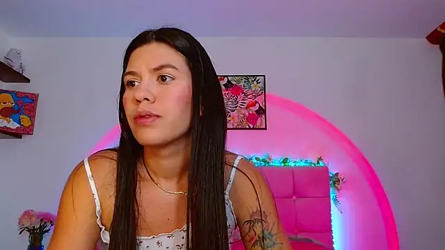 Snapshot of Layla_Rachel chatting on 10/23/25, 10:30 Layla Rachel online show from 10/23/25, 10:30