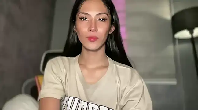 Bella Gordon online show from 12/14/24, 04:56