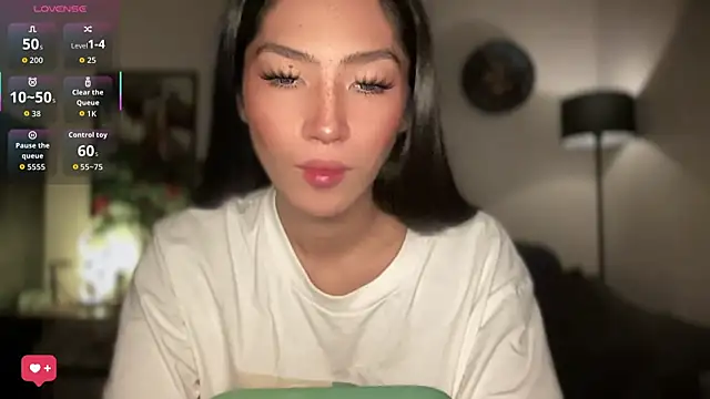 Bella Gordon online show from 07/30/26, 08:24