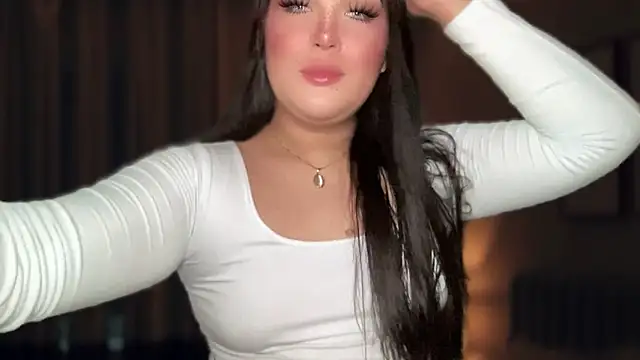 Snapshot of MissCataleyaxxx chatting on 11/04/25, 11:48 MissCataleyaxxx online show from 11/04/25, 11:48