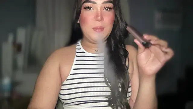 Snapshot of MissCataleyaxxx chatting on 11/15/25, 12:08 MissCataleyaxxx online show from 11/15/25, 12:08