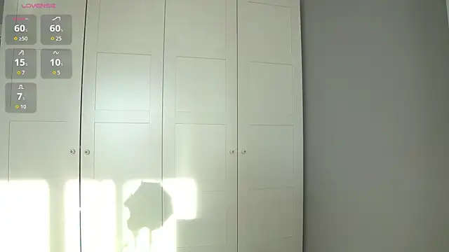 Snapshot of -JuicyMolly- chatting on 10/01/25, 01:39 -JuicyMolly- online show from 10/01/25, 01:39