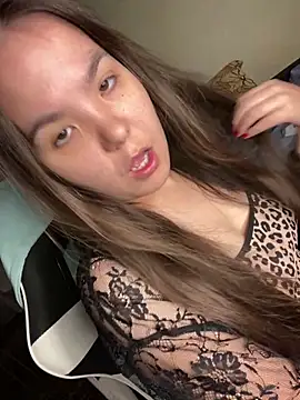 Snapshot of Var_Kiss chatting on 09/20/25, 12:17 Var Kiss online show from 09/20/25, 12:17