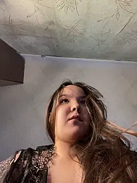 Snapshot of Var_Kiss chatting on 10/18/25, 09:21 Var Kiss online show from 10/18/25, 09:21