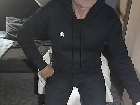 Snapshot of kiam471 chatting on 10/01/25, 05:41 kiam471 online show from 10/01/25, 05:41