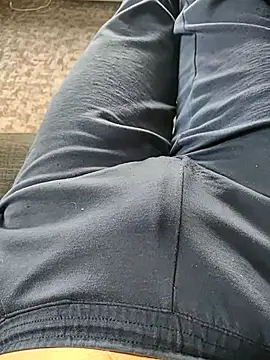 Snapshot of kiam471 chatting on 10/31/25, 02:07 kiam471 online show from 10/31/25, 02:07