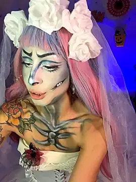 Snapshot of Cinamoonn chatting on 10/17/25, 10:34 Cinamoonn online show from 10/17/25, 10:34