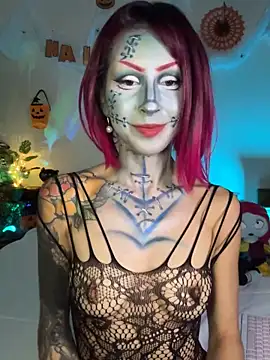 Snapshot of Cinamoonn chatting on 10/25/25, 08:47 Cinamoonn online show from 10/25/25, 08:47