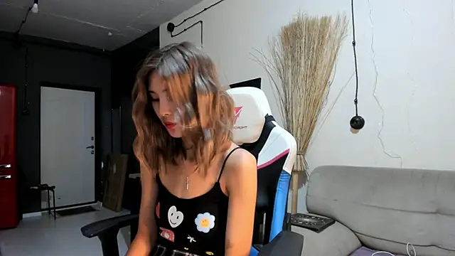 Snapshot of cho_nando chatting on 12/13/24, 05:10 cho nando online show from 12/13/24, 05:10